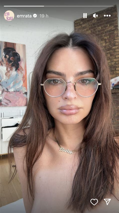 emily ratajowsky nude|Emily Ratajkowski Poses Nude for Selfie Era Vanity Fair